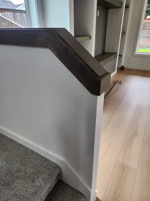 Stair half-wall cap